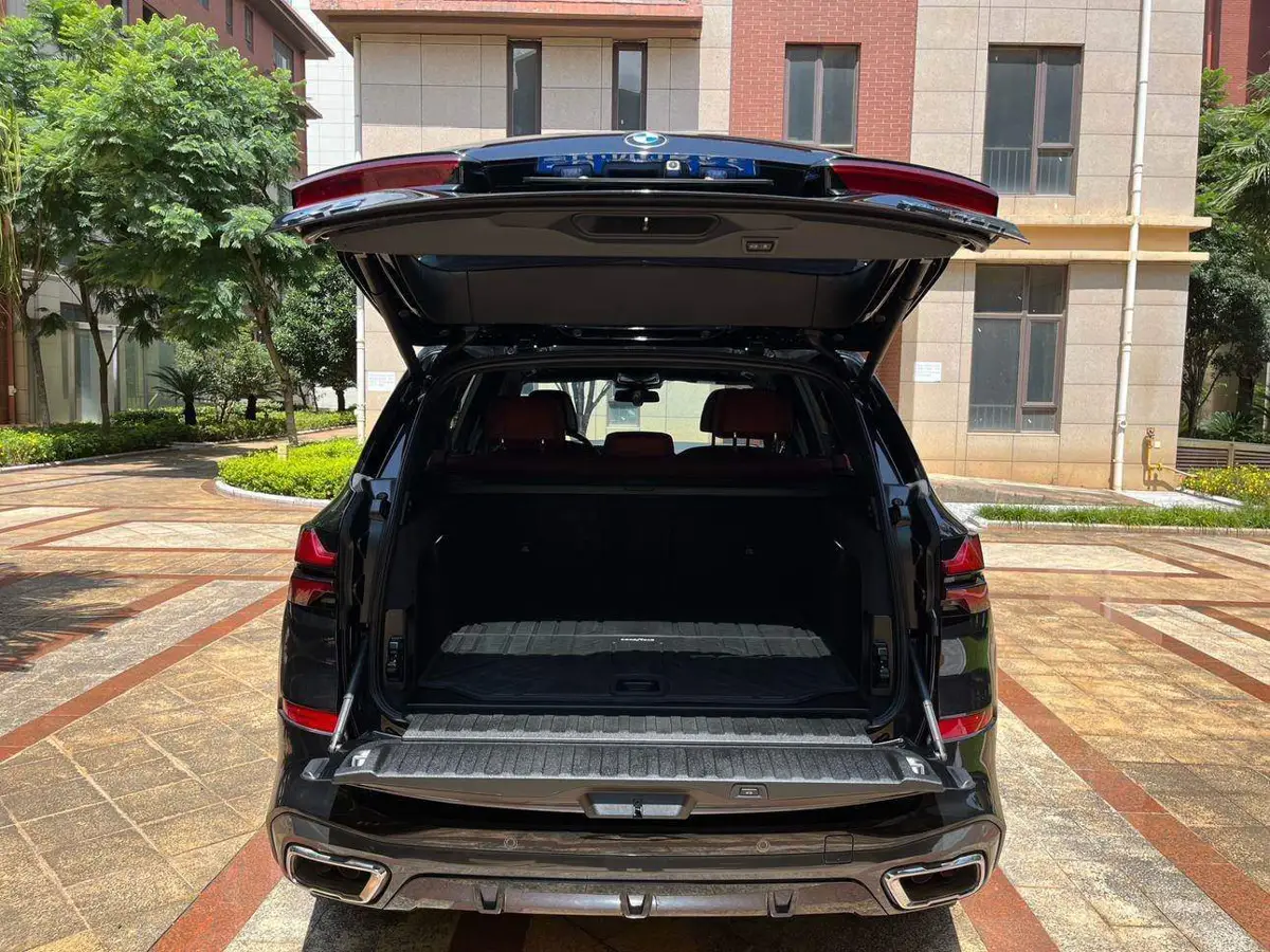 BMW X5 2025 xDrive 40Li M Sport Night Package — 12