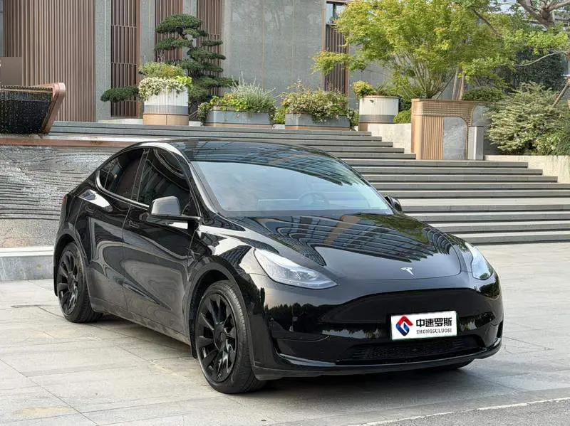Model Y 2022 facelifted rear-wheel drive version — 3