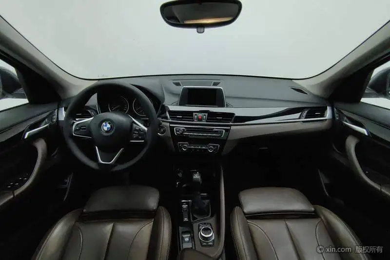 BMW X1 2018 xDrive20Li Premium Edition — 12