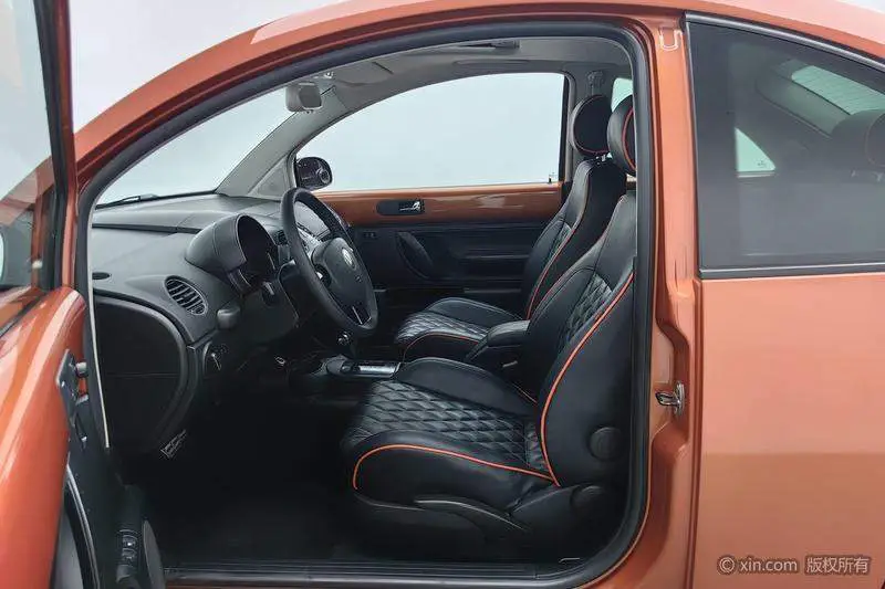 Beetle 2010 2.0 BlackOrange Comfort Edition — 17