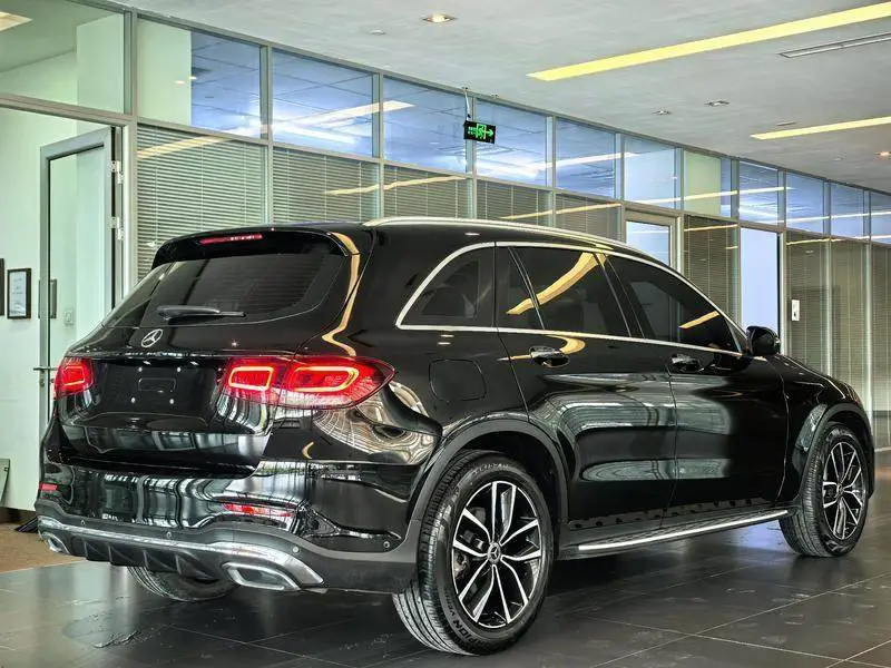 Mercedes-Benz GLC 2022 GLC 300 L 4MATIC Dynamic — 3