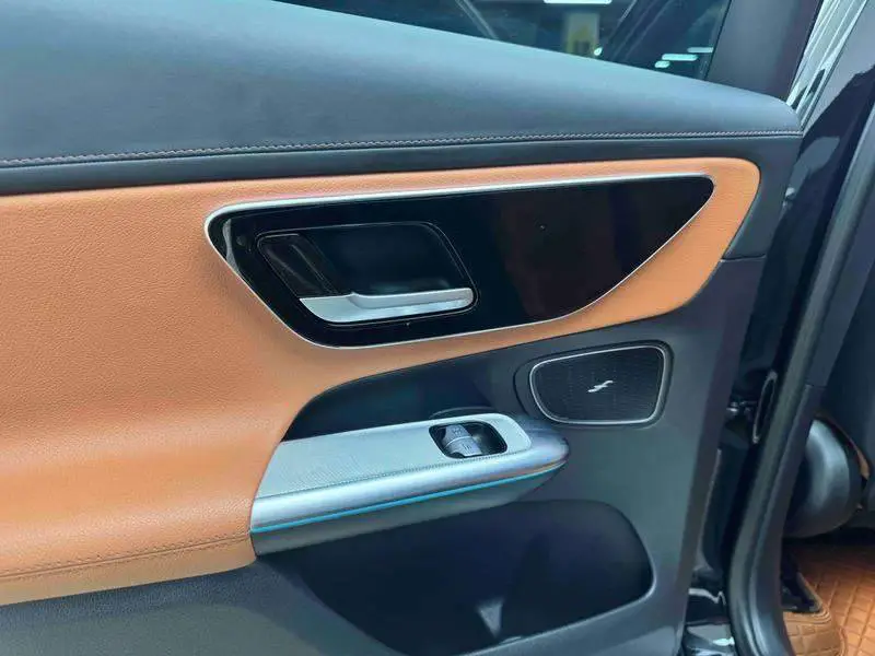Mercedes-Benz GLC 2023 GLC 300 L 4MATIC Dynamic 5-seater — 19