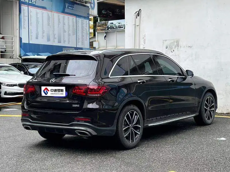 Mercedes-Benz GLC 2021 GLC 300 L 4MATIC Dynamic — 4