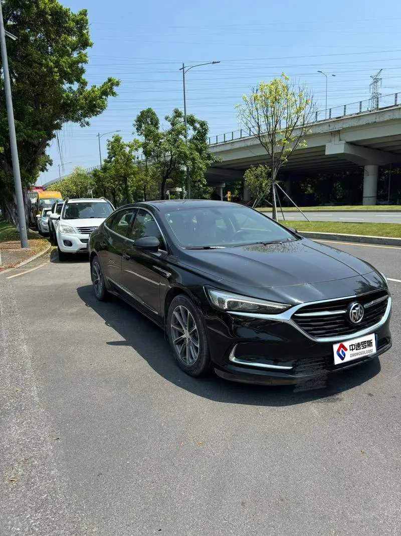 LaCrosse 2022 652T Luxury — 3