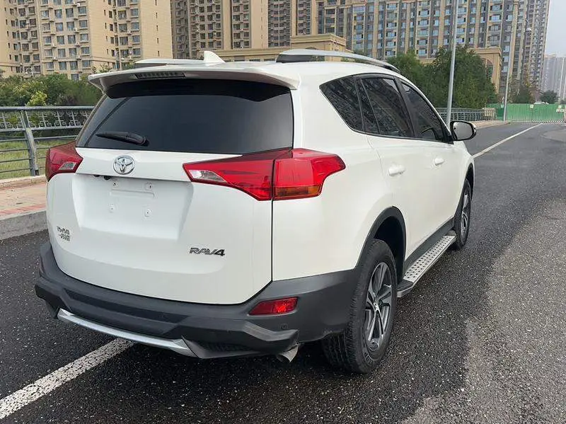 RAV4 Rongfang 2015 2.0L CVT 2WD Fashion Edition — 7