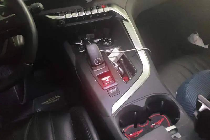 Peugeot 5008 2017 380THP 7-seat luxury version — 14