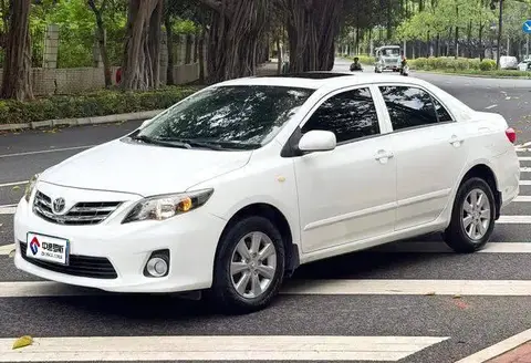 Corolla 2013 Special Edition 1.6L Automatic Cool GL