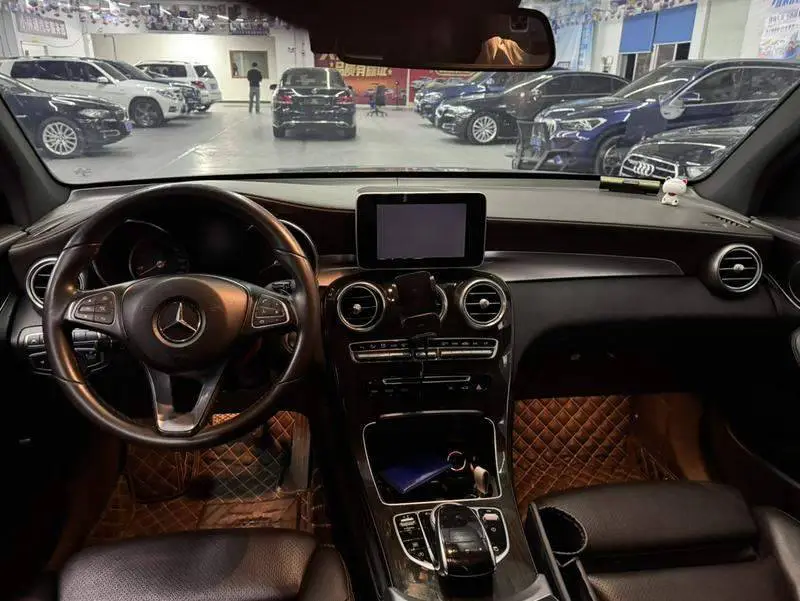 Mercedes-Benz GLC 2018 GLC 260 4MATIC Luxury — 9