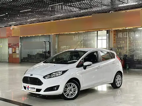 Carnival 2013 Hatchback 1.5L Automatic Fashion Model