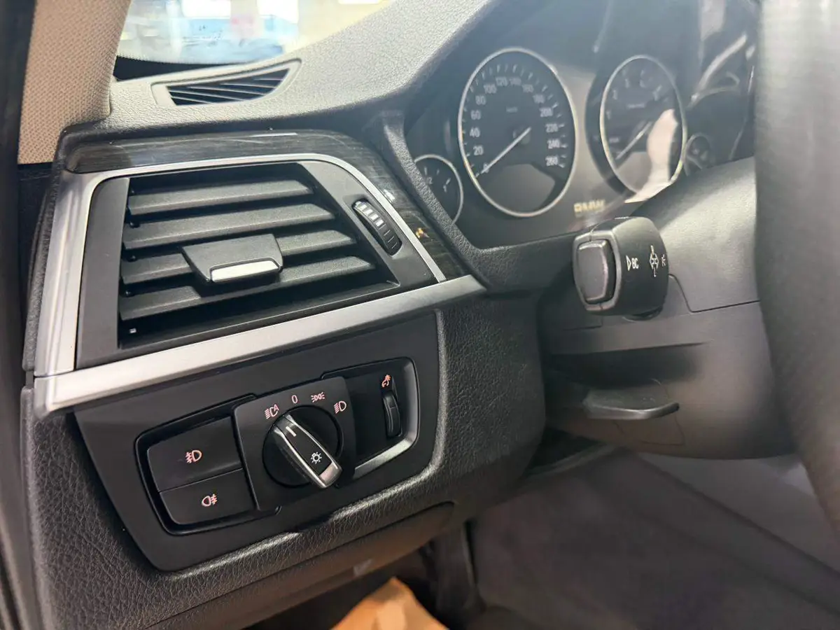 BMW 3 Series 2013 320Li Luxury Design Package — 11
