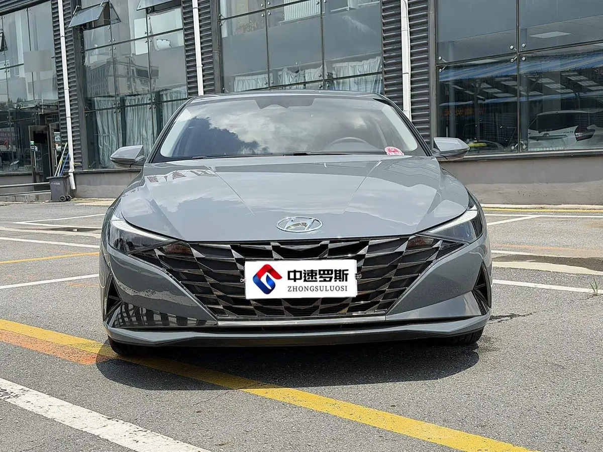 Elantra 2022 1.5L CVT LUX Premium Edition — 2