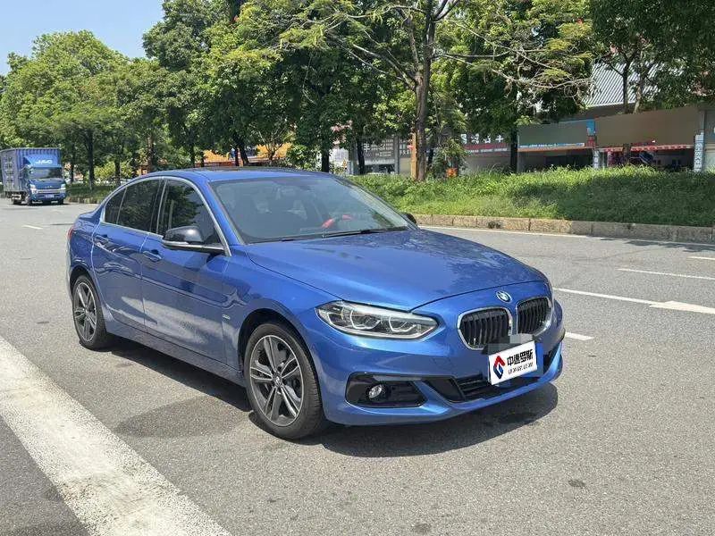 BMW 1 Series 2018 118i Sports — 3