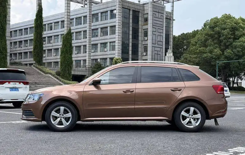 Langxing 2015 1.6L Automatic Fashion Edition — 4