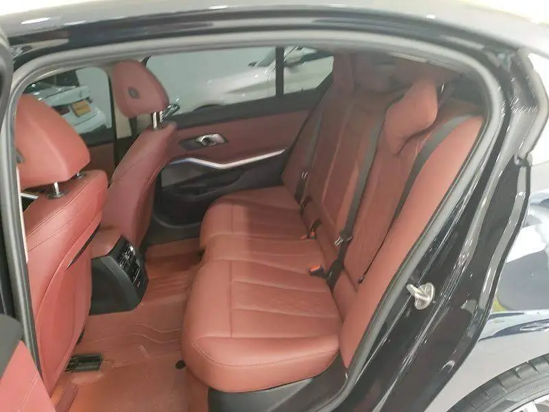 BMW 3 Series 2025 325Li M Sport Package — 11