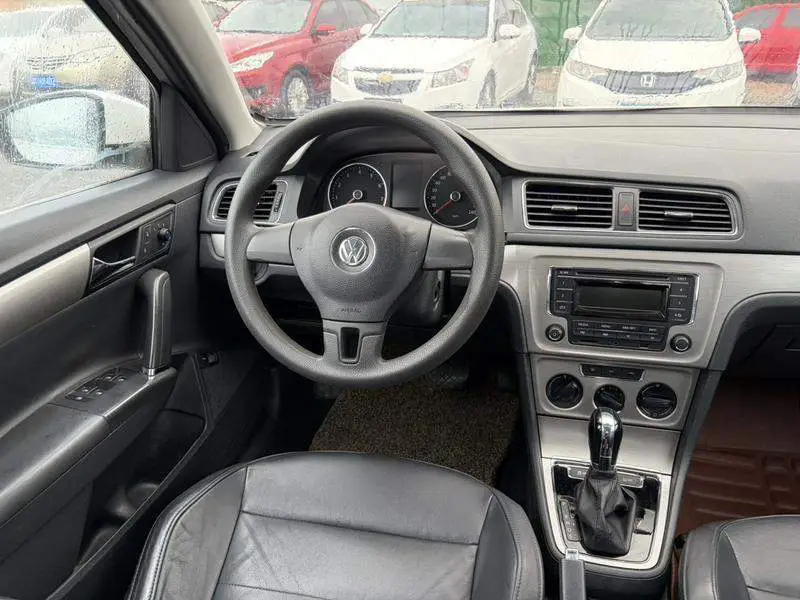 Lavida 2015 1.6L Automatic Comfort Edition — 14