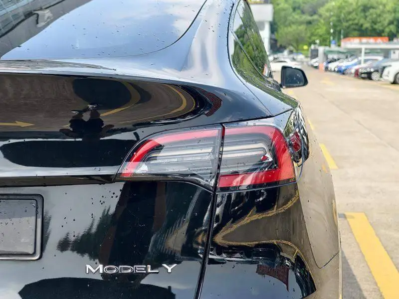 Model Y 2022 facelifted rear-wheel drive version — 8