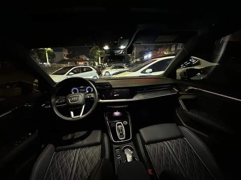 Audi A3 2025 Sportback 35TFSI Flying Spur Premium Edition — 5