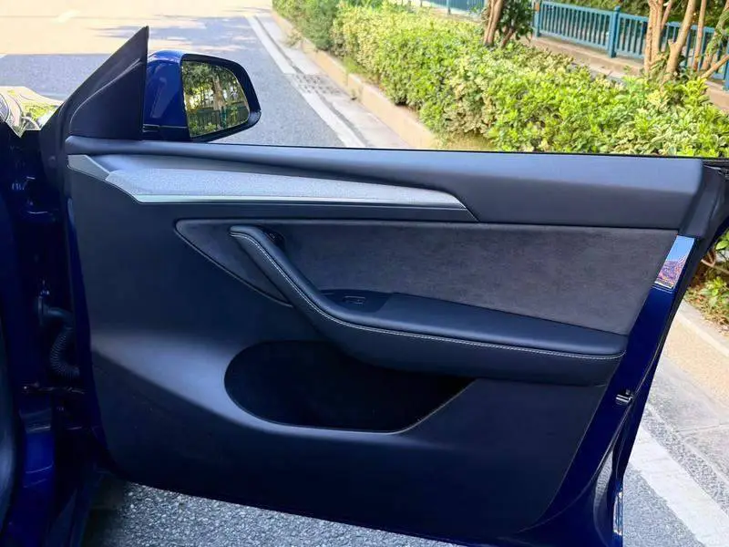Model Y 2022 Performance All-Wheel Drive — 10