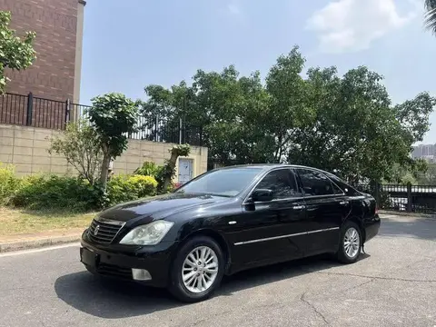 crown 2005 2.5L Royal
