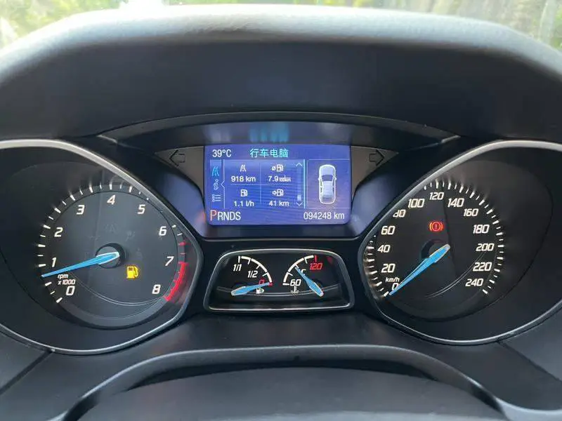 Fox 2012 Hatchback 2.0L Automatic Luxury Sports — 17