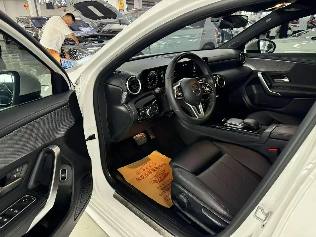 Mercedes-Benz A-Class 2022 A 180 L — 8