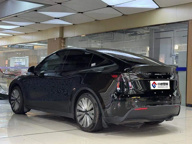 Model Y 2022 facelifted rear-wheel drive version — 5