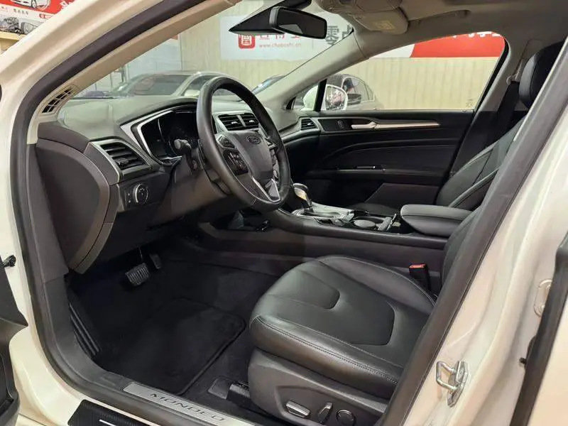 Mondeo 2013 2.0L GTDi240 luxury sports model — 18