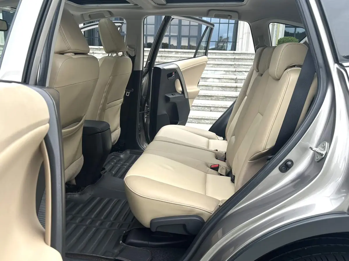 RAV4 Rongfang 2015 2.5L Automatic 4WD Elite Edition — 4