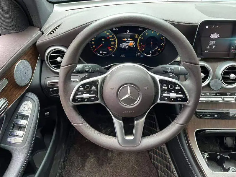 Mercedes-Benz GLC 2021 GLC 300 L 4MATIC Dynamic — 7