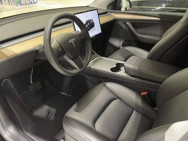 Model Y 2022 facelifted rear-wheel drive version — 8