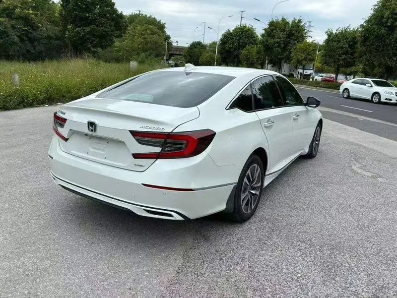 Accord 2022 Sharp Hybrid 2.0L Sharp Cool Edition — 5