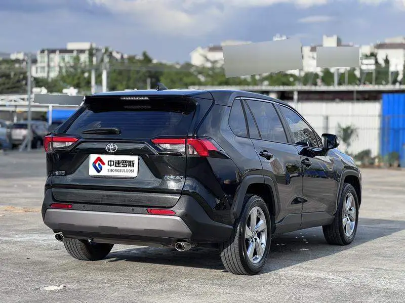 RAV4 Rongfang 2023 2.0L CVT 2WD Fashion Edition — 6