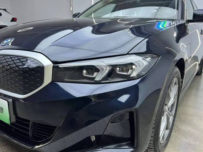 BMW i3 2025 eDrive 35 L — 8
