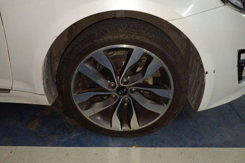 Kia K5 2014 2.0L Automatic LUXURY — 6