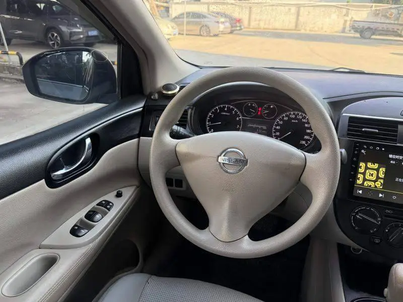 TIIDA 2014 1.6L CVT Cool Edition — 7