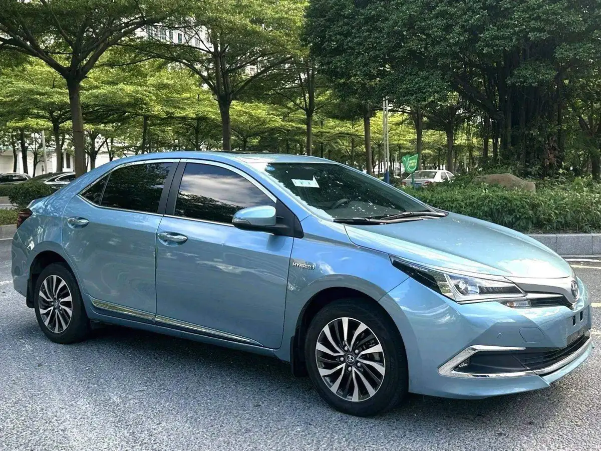 Corolla 2016 Hybrid 1.8L E-CVT Leading Edition — 3