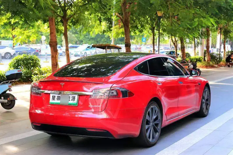 Model S 2020 Performance — 6
