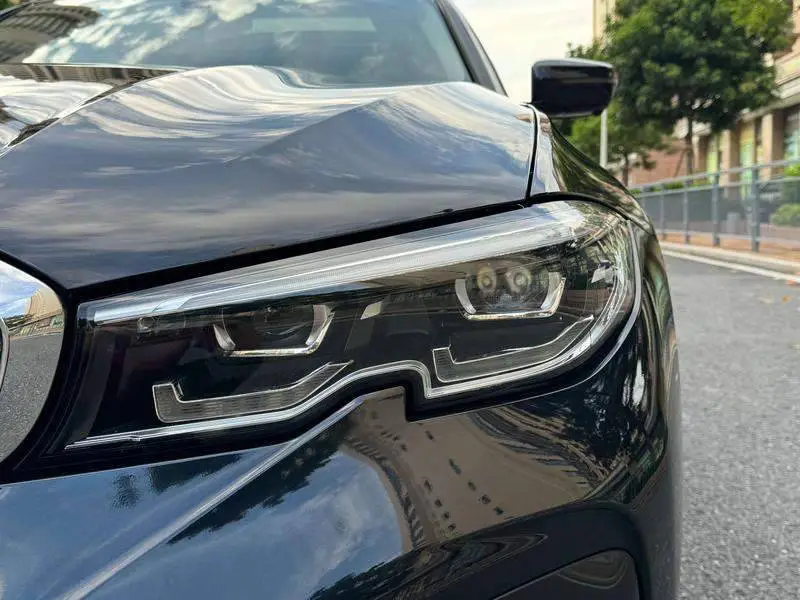 BMW 3 Series 2021 325Li xDrive M Sport Package — 10