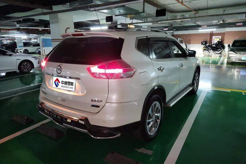 X-Trail 2014 2.5L CVT Supreme Edition 4WD — 3