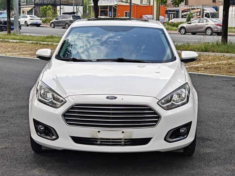 Furis 2015 1.5L Automatic Fashion Model — 2