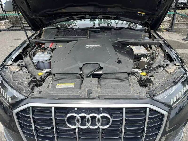 Audi Q7 2020 55 TFSI quattro S line sports model — 8
