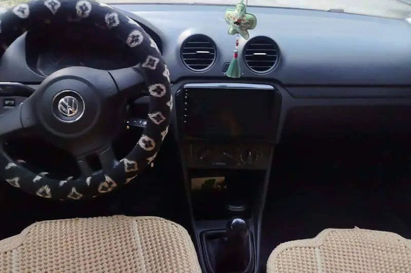 Jetta 2015 1.6L Manual Fashion Model — 11
