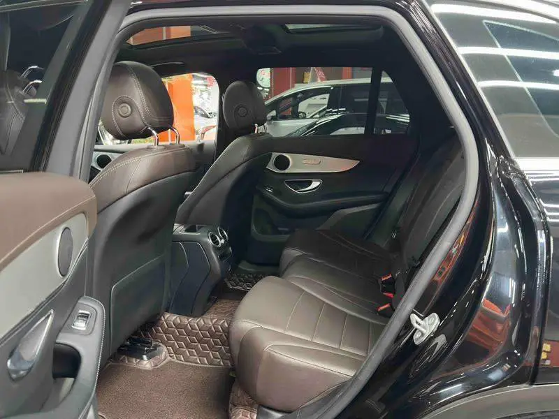 Mercedes-Benz GLC 2020 GLC 260 L 4MATIC Dynamic — 11