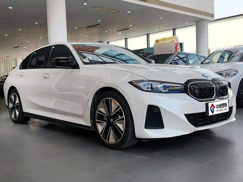 BMW i3 2023 eDrive 40 L Night Sport Package — 3