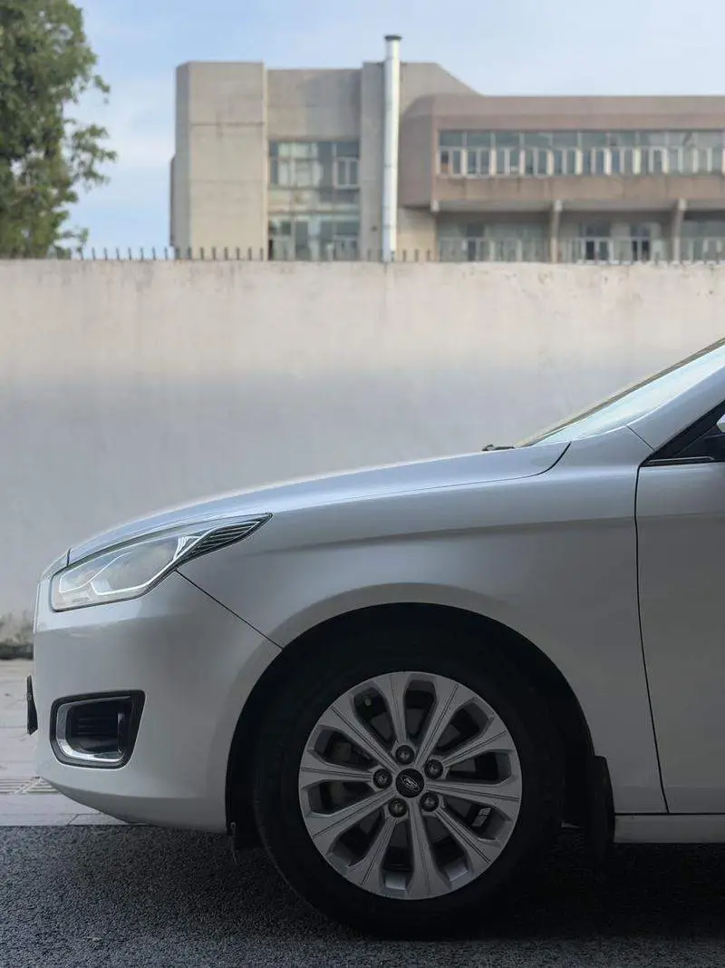 Furis 2015 1.5L Automatic Fashion Model — 10