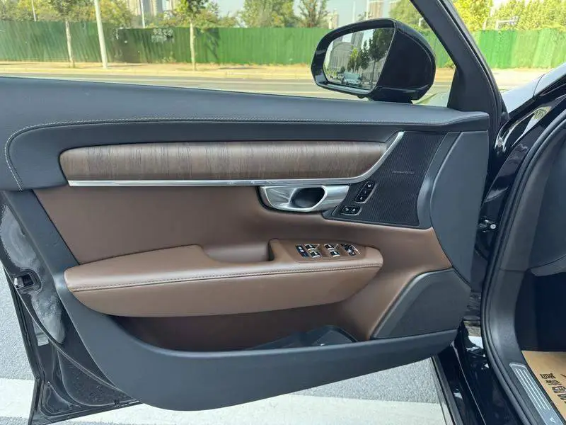 Volvo S90 2023 B5 Zhiyuan Deluxe Edition — 8
