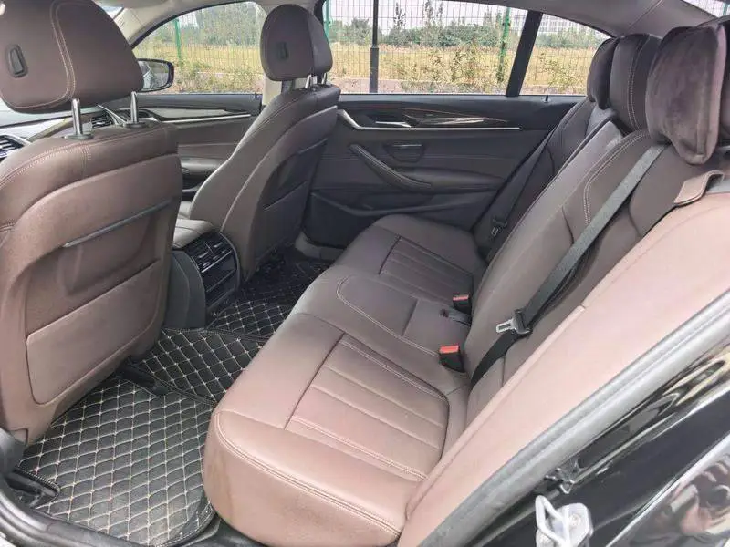 BMW 5 Series 2019 525Li Luxury Package — 16