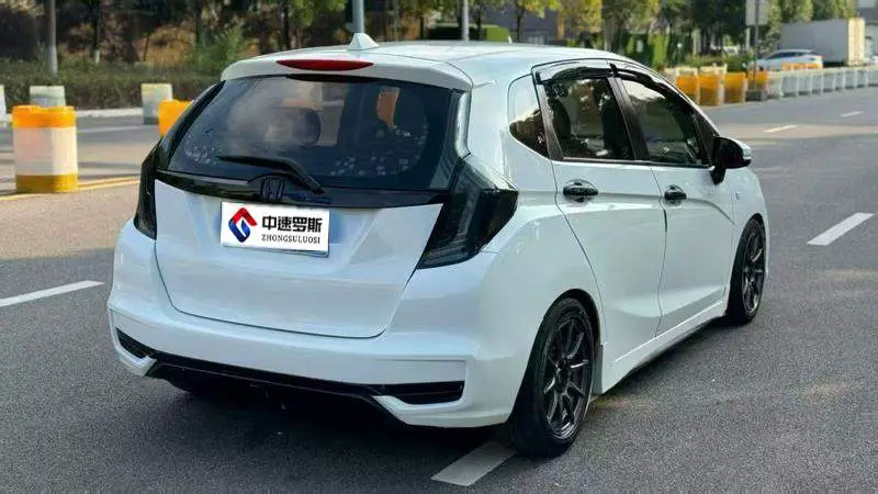 Fit 2018 1.5L Manual Comfort Edition — 5