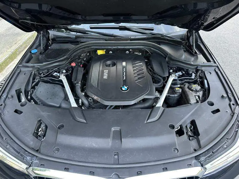 BMW 6 Series GT 2018 640i xDrive M Sport Package — 8