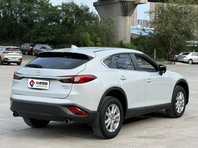 Mazda CX-4 2016 2.0L Automatic 2WD Blue Sky Premium Edition — 7